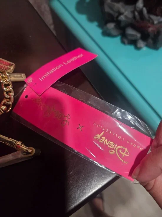 Disney Lilly Pulitzer small crossbody - Picture 6 of 16